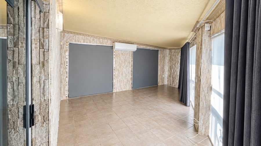5 Bedroom Property for Sale in Wilkoppies North West